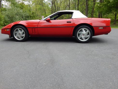 Used 1988 Chevrolet Corvette Convertible RWD image 61