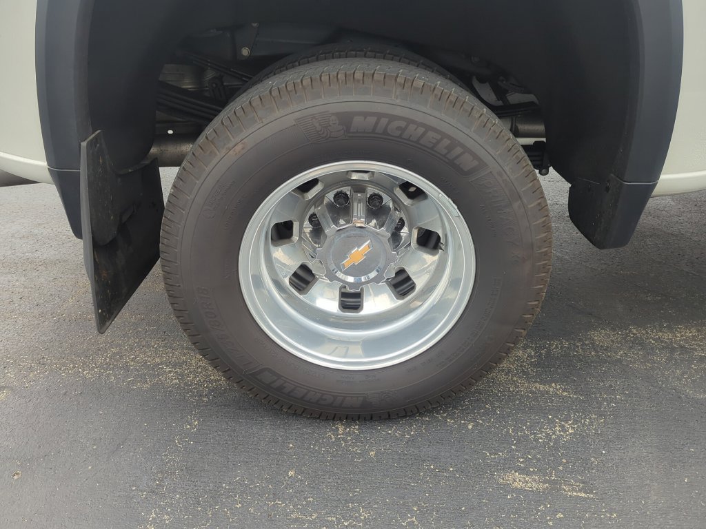 Used 2025 Chevrolet Silverado 3500 High Country w/ High Country Premium Package AWD/4WD image 14