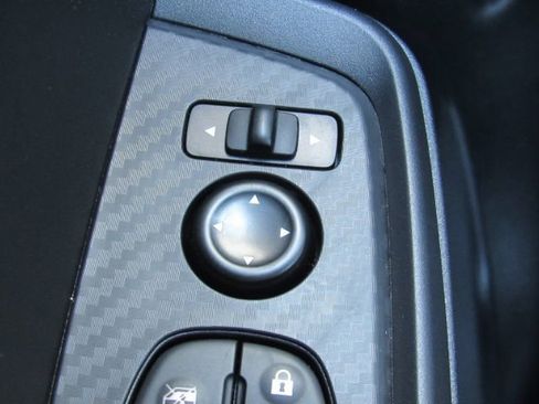 Used 2025 Nissan Sentra SV image 33