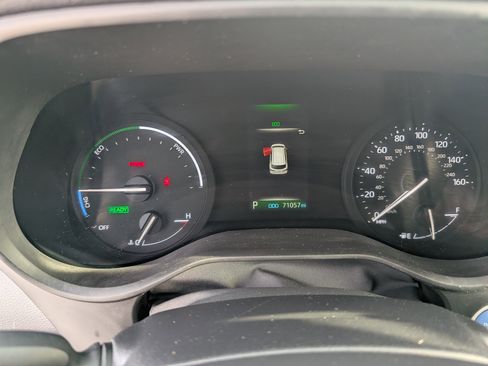 Used 2023 Toyota Sienna XSE image 17