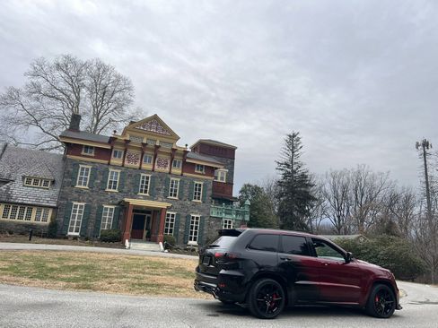 Used 2018 Jeep Grand Cherokee SRT image 29