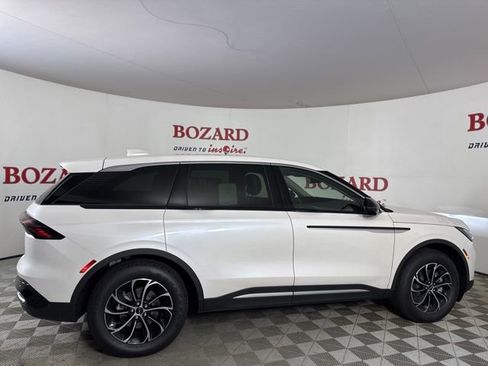 New 2026 Lincoln Nautilus Premier image 8