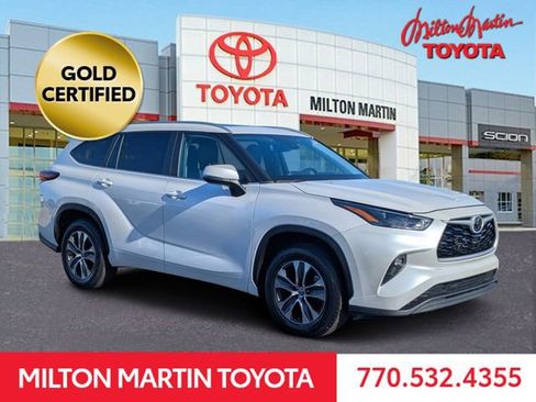 Certified 2024 Toyota Highlander XLE image 1