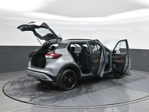 Used 2024 Nissan Kicks SR image 42