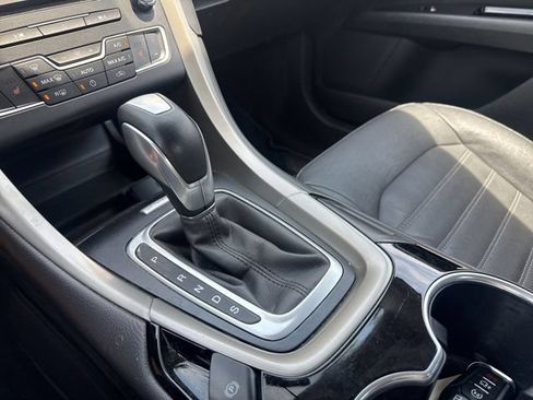 Used 2016 Ford Fusion SE w/ Equipment Group 202A FWD image 23