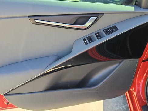New 2026 Kia Niro EX FWD image 17