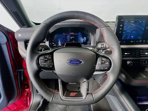 Used 2025 Ford Explorer ST image 15