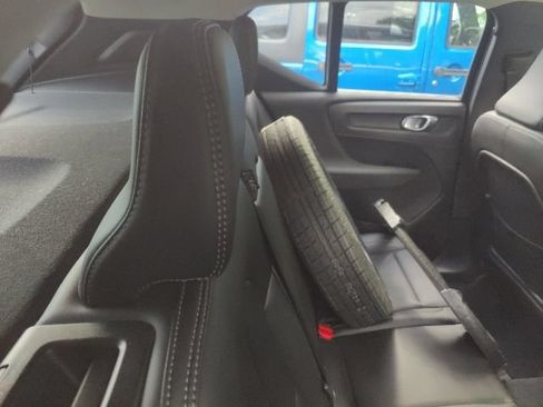 Used 2023 Volvo XC40 B5 Plus AWD/4WD image 22