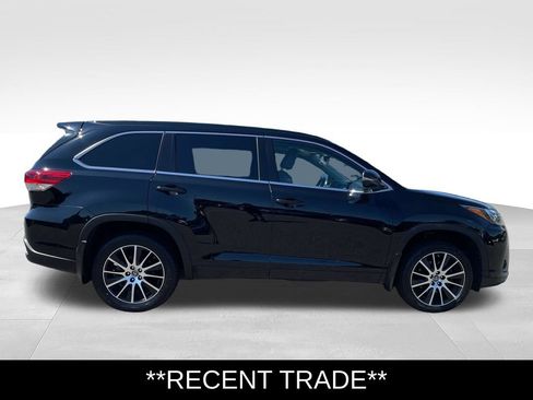 Used 2018 Toyota Highlander SE AWD/4WD image 8