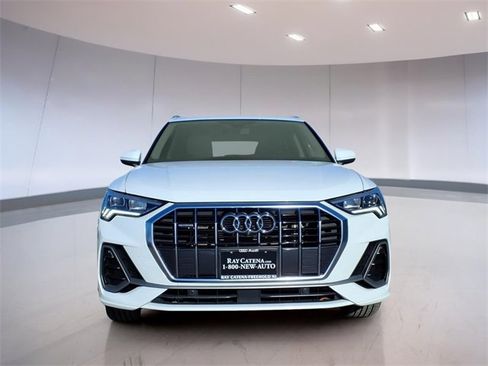 Used 2022 Audi Q3 2.0T Premium Plus w/ Premium Plus Package image 2
