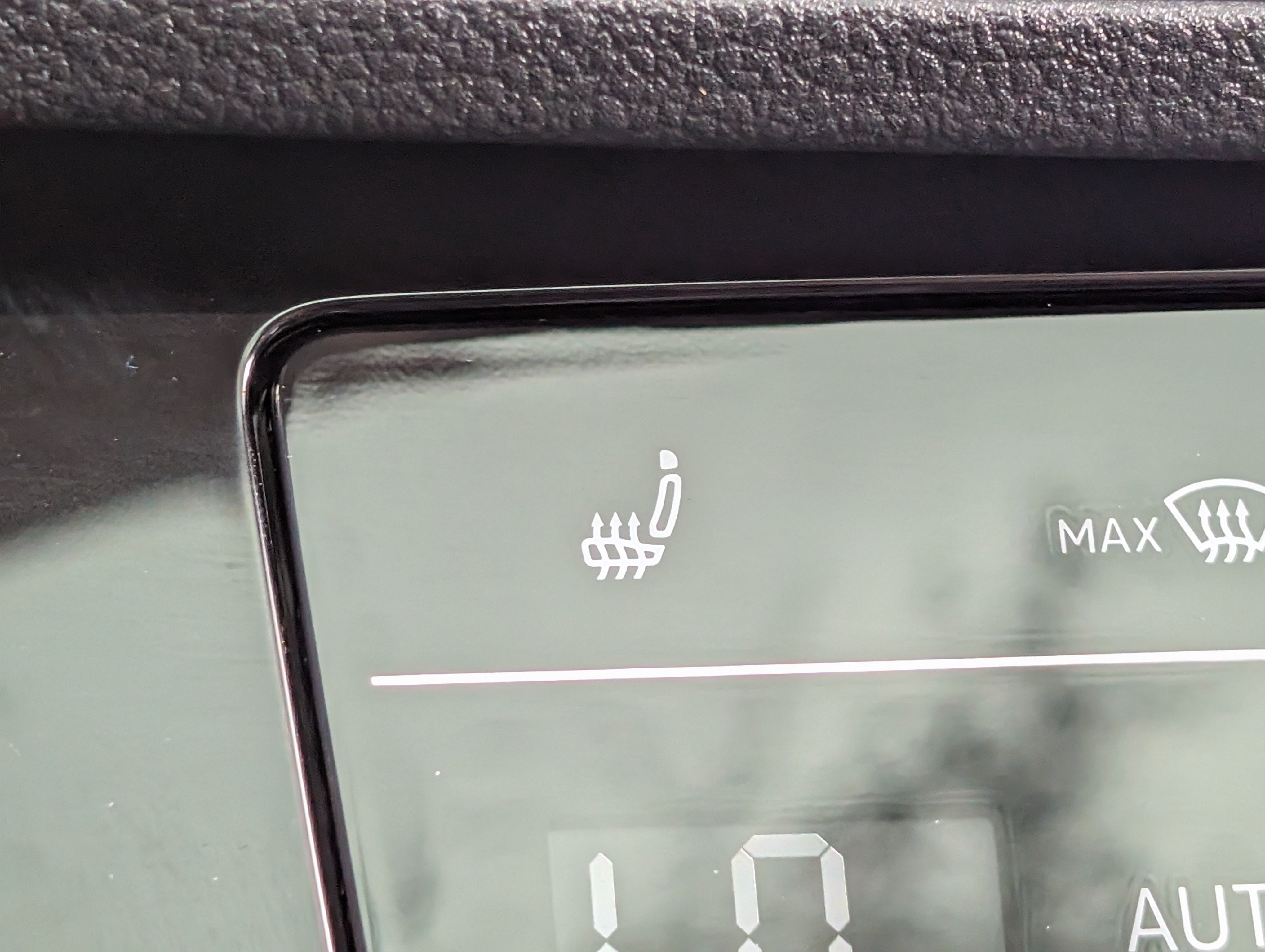 Used 2025 Volkswagen Jetta SE w/ Sunroof Package FWD image 34