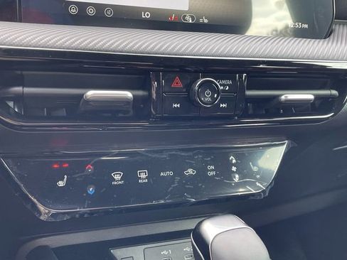 New 2026 Nissan Kicks SR w/ Cold Weather Package FWD image 16