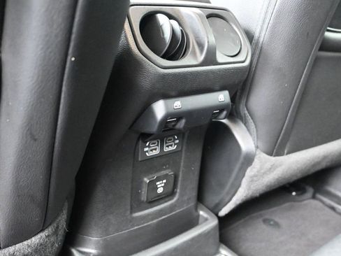 Used 2023 Jeep Wrangler Unlimited Sahara image 27