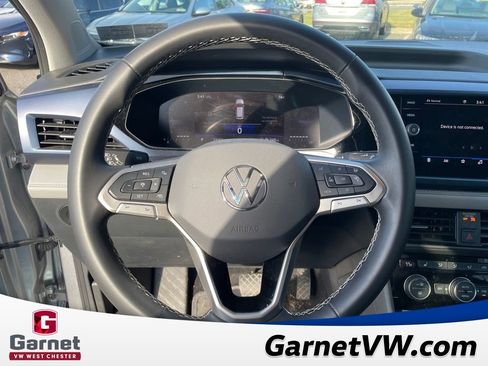 Used 2024 Volkswagen Taos SE image 15