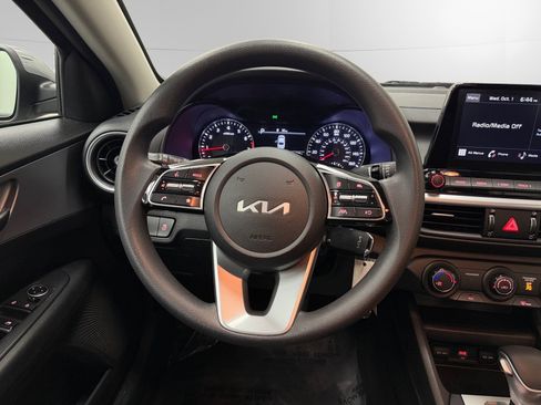 Used 2023 Kia Forte LXS image 12