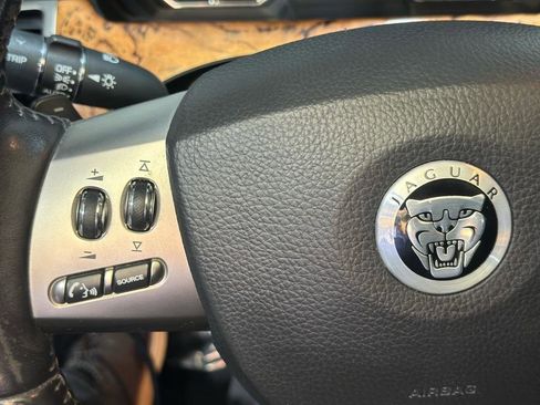 Used 2010 Jaguar XK Coupe image 29