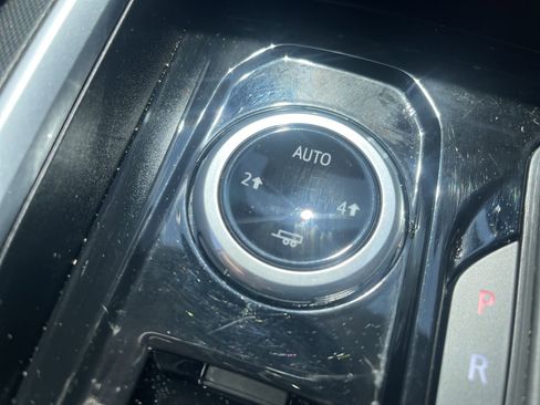 Used 2023 Chevrolet Colorado LT w/ LT Convenience Package II image 31