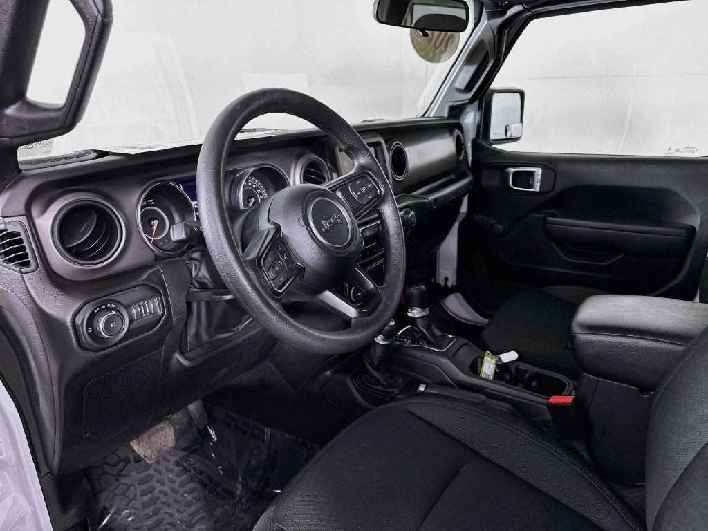 Used 2022 Jeep Wrangler Sport AWD/4WD image 15