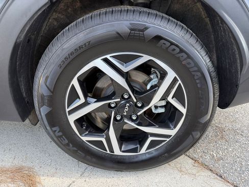 Used 2025 Kia Sportage LX image 25