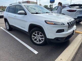 Used 2016 Jeep Cherokee Latitude w/ Cold Weather Group image 1