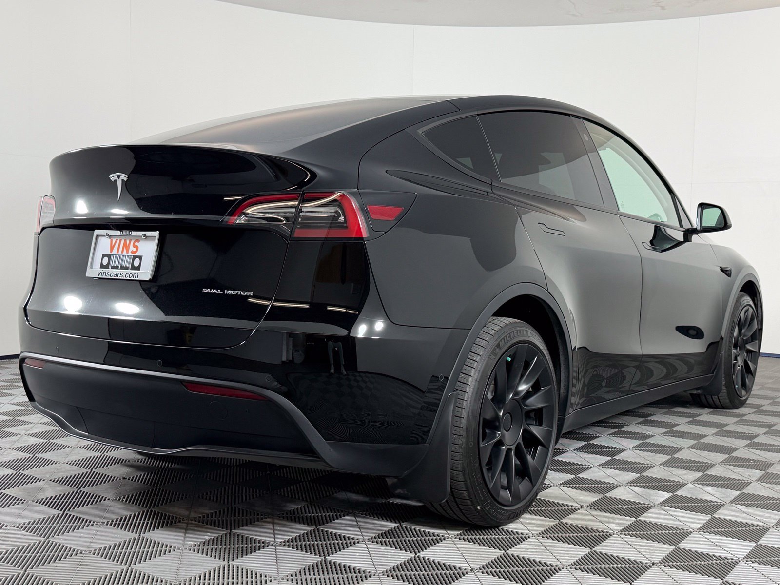 Used 2022 Tesla Model Y Long Range AWD/4WD image 9