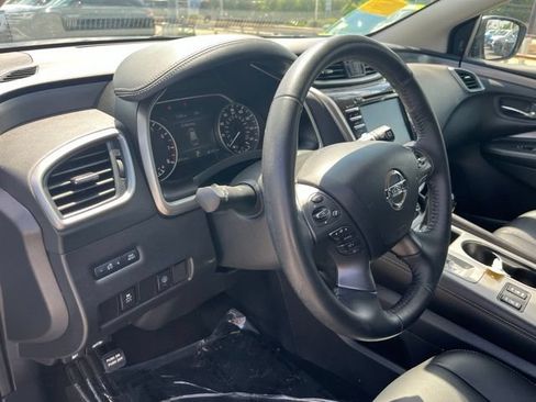 Used 2020 Nissan Murano SV w/ Premium Package AWD/4WD image 11