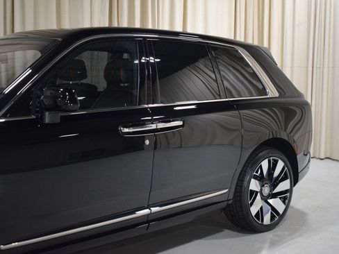 New 2026 Rolls-Royce Cullinan image 5