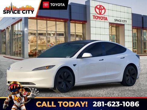 Used 2024 Tesla Model 3 Standard Range RWD image 1