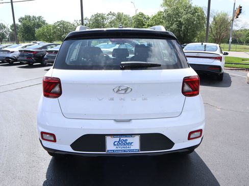 New 2026 Hyundai Venue SEL FWD image 21