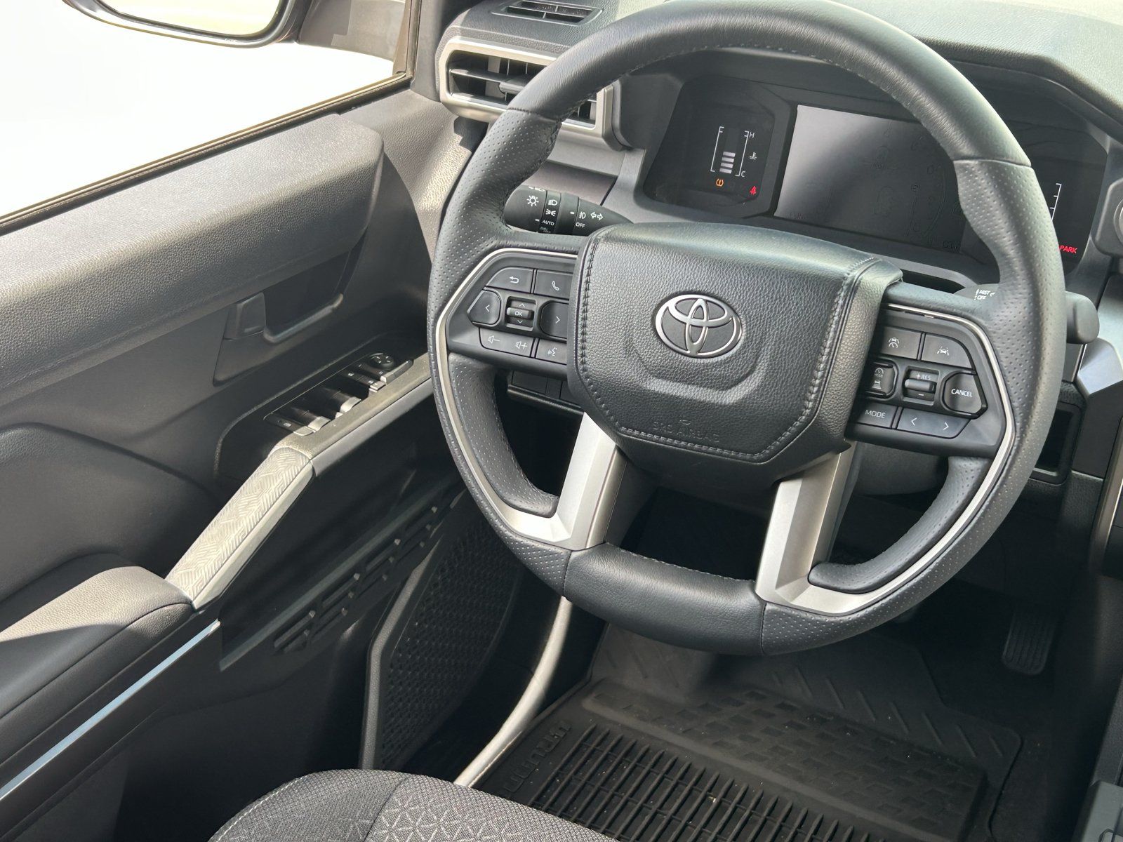 Used 2026 Toyota 4Runner SR5 AWD/4WD image 15