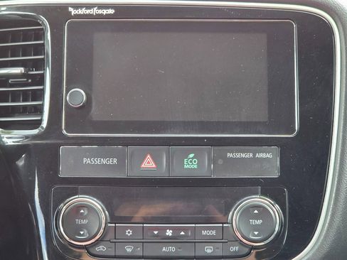 Used 2017 Mitsubishi Outlander SEL image 25
