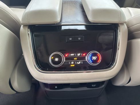 Used 2020 Lincoln Navigator Reserve w/ Luxury Package image 17