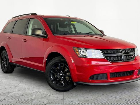 Used 2020 Dodge Journey SE w/ SE Popular Equipment Group FWD image 3