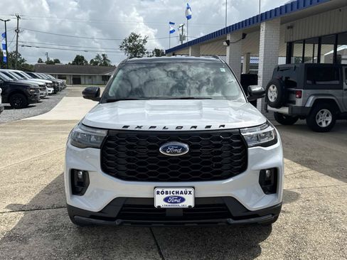 New 2026 Ford Explorer ST-Line w/ ST-Line Street Pack RWD image 2