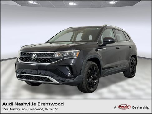 Used 2023 Volkswagen Taos SE w/ Panoramic Sunroof Package AWD/4WD image 1