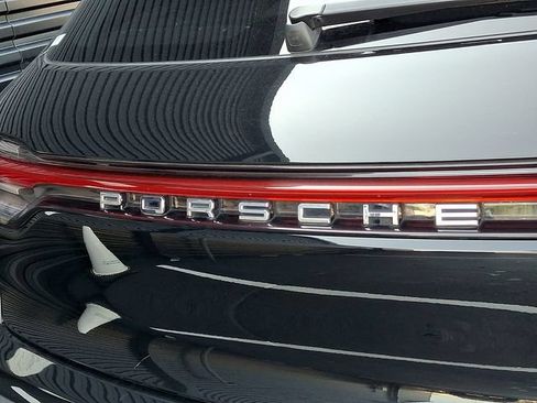 Certified 2023 Porsche Macan Turbo AWD/4WD image 32