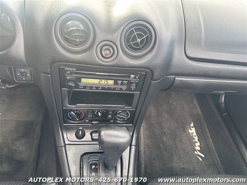 Used 2000 MAZDA MX-5 Miata image 17
