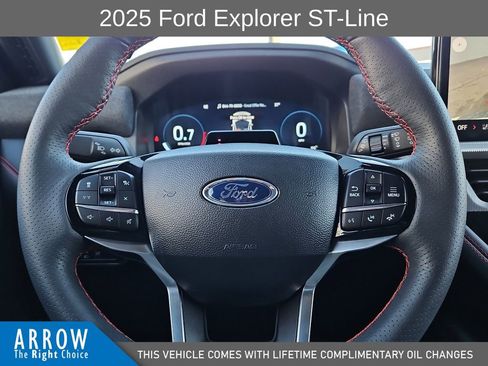 Used 2025 Ford Explorer ST-Line image 27