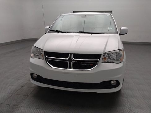 Used 2020 Dodge Grand Caravan SXT FWD image 15