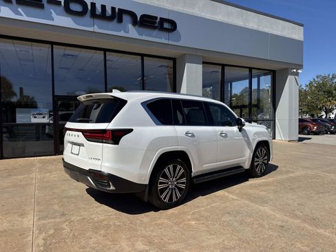 New 2026 Lexus LX 700h Luxury image 3