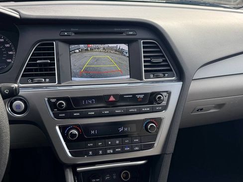 Used 2017 Hyundai Sonata SE image 19
