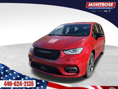 New 2026 Chrysler Pacifica Select