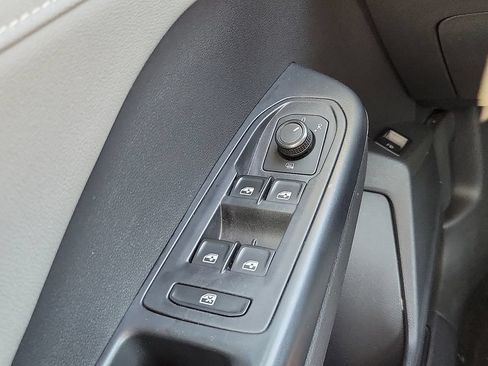 Used 2024 Volkswagen Taos SE FWD image 13