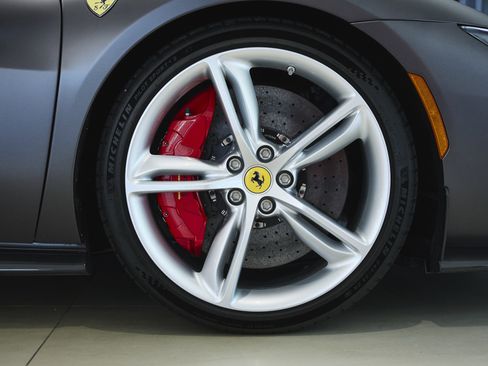 Used 2023 Ferrari 296 GTS RWD image 18