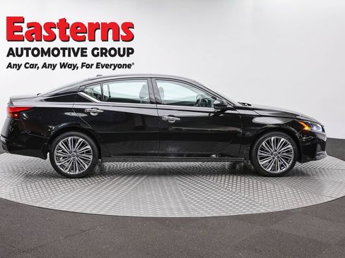 Used 2024 Nissan Altima 2.5 SL AWD/4WD image 4