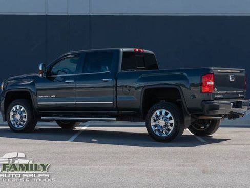 Used 2019 GMC Sierra 2500 Denali AWD/4WD image 5