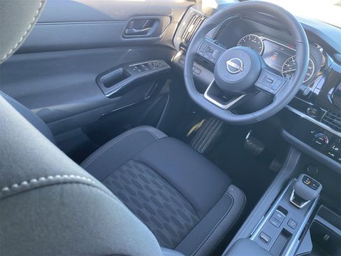 New 2025 Nissan Pathfinder SV w/ Black Appearance Package image 15