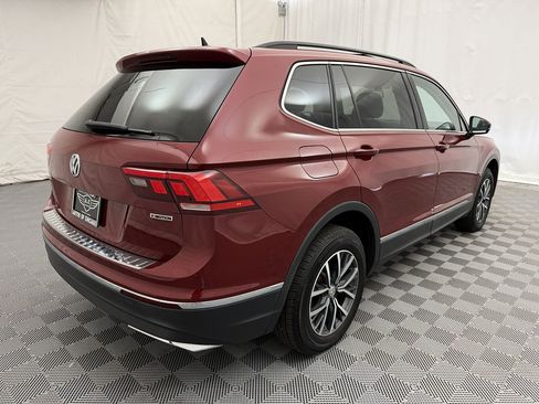 Used 2020 Volkswagen Tiguan SE w/ Panoramic Sunroof Package image 4