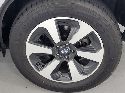 Used 2018 Subaru Forester 2.5i Premium w/ All-Weather Package image 10