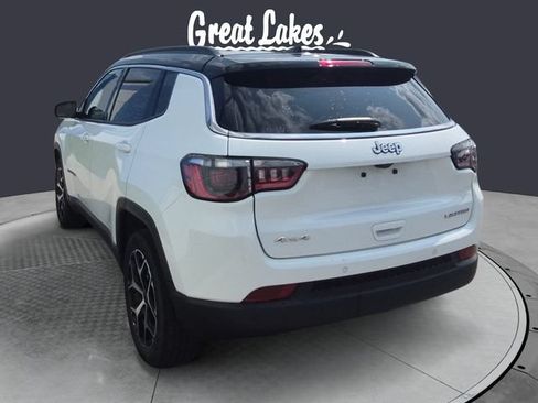 Used 2025 Jeep Compass Limited AWD/4WD image 3
